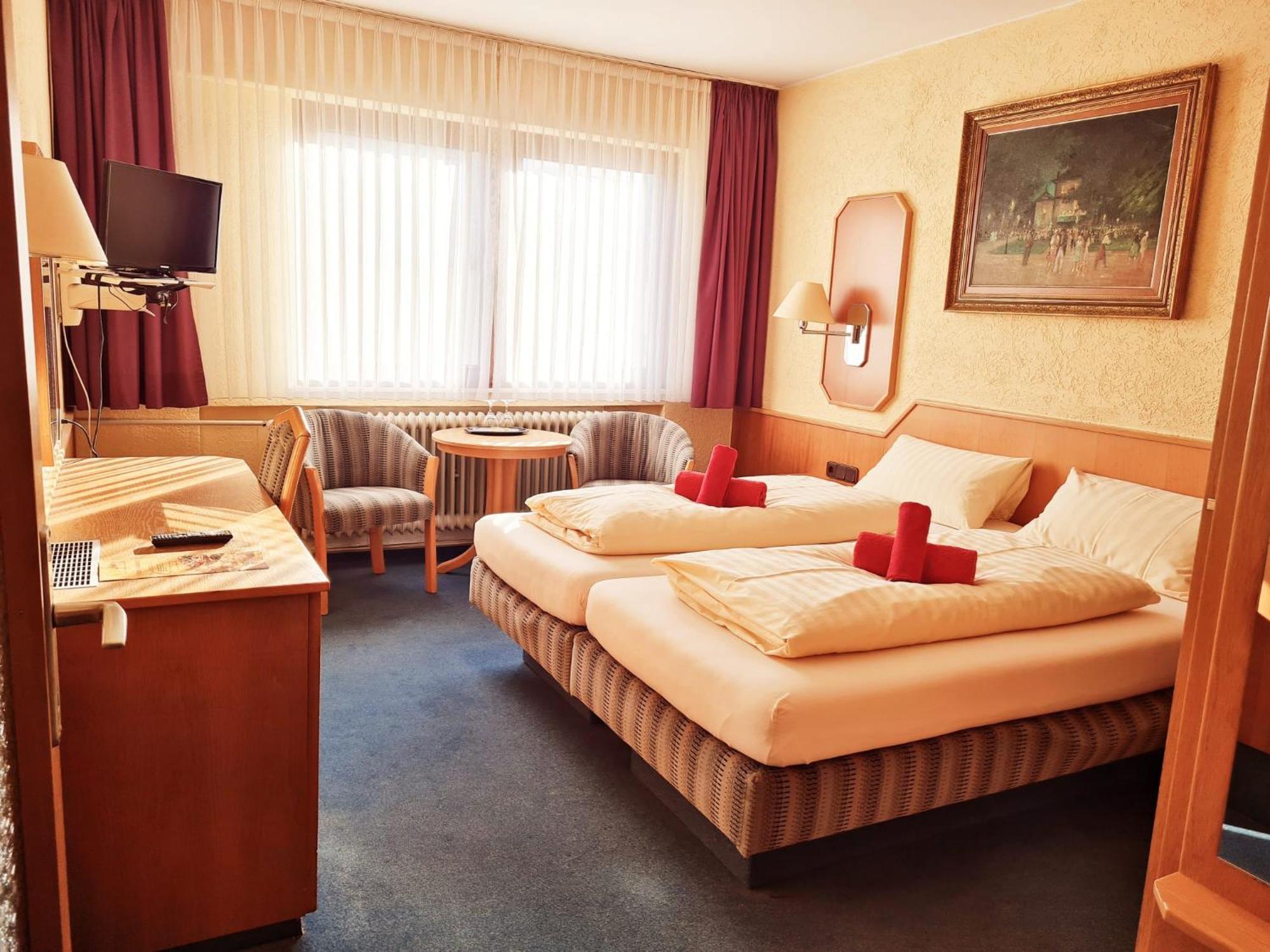 Hotel-Barbarossa-Garni Bei Hanau 布罗登巴赫 外观 照片