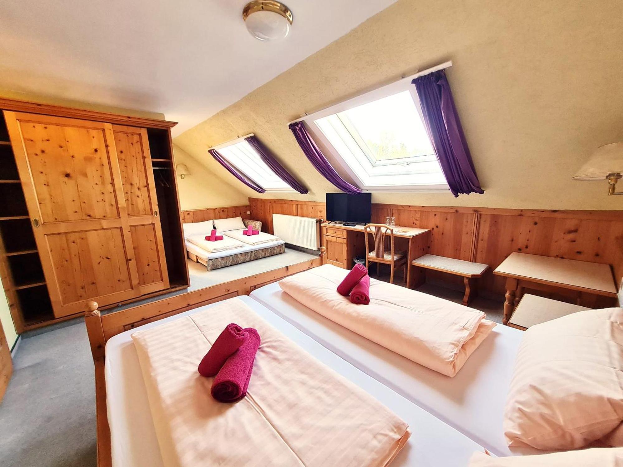 Hotel-Barbarossa-Garni Bei Hanau 布罗登巴赫 外观 照片